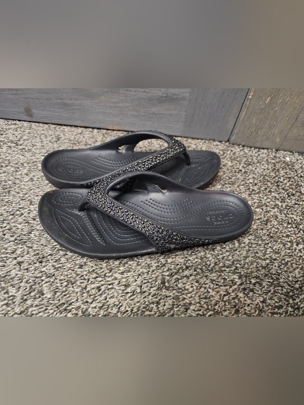 Crocs Women's Sloane Glitter Flip Sandals sz 8